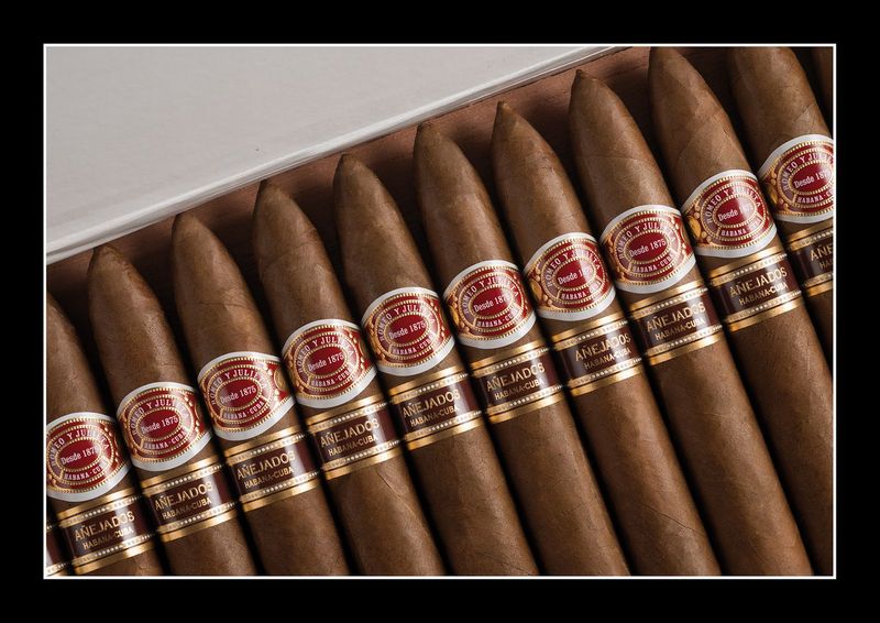 Romeo y Julieta Pirámides Añejados - Image 4