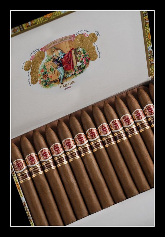 Romeo y Julieta Pirámides Añejados - Image 3